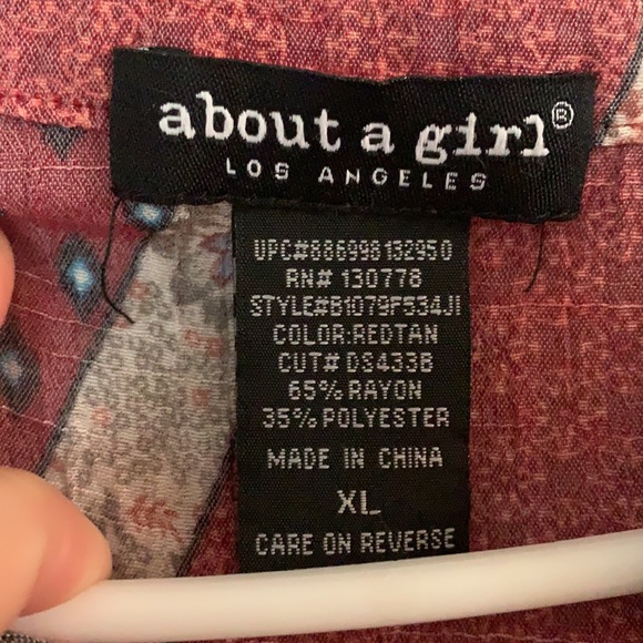 About A Girl LA Women’s Tunic - Picture 2 of 6